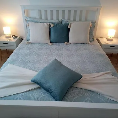 Cathedral Location アパート *